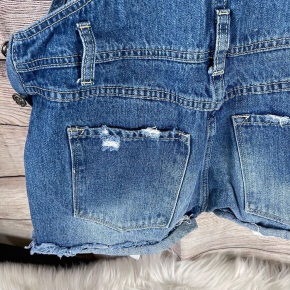 KanCan Distressed Overall Shorts Sz M - Picture 8 of 9